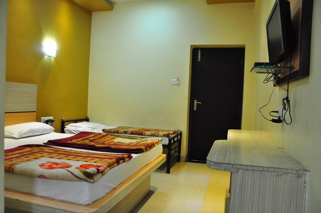 Hotel Oasis เมาท์อาบู ภายนอก รูปภาพ